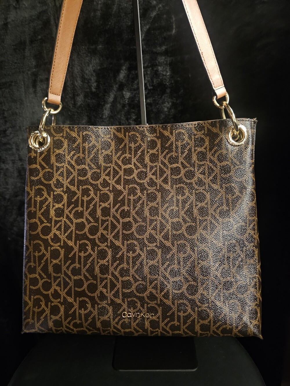 NWOT Calvin Klein Signature Monogram Hobo Tote With Matching Wristlet Pouch